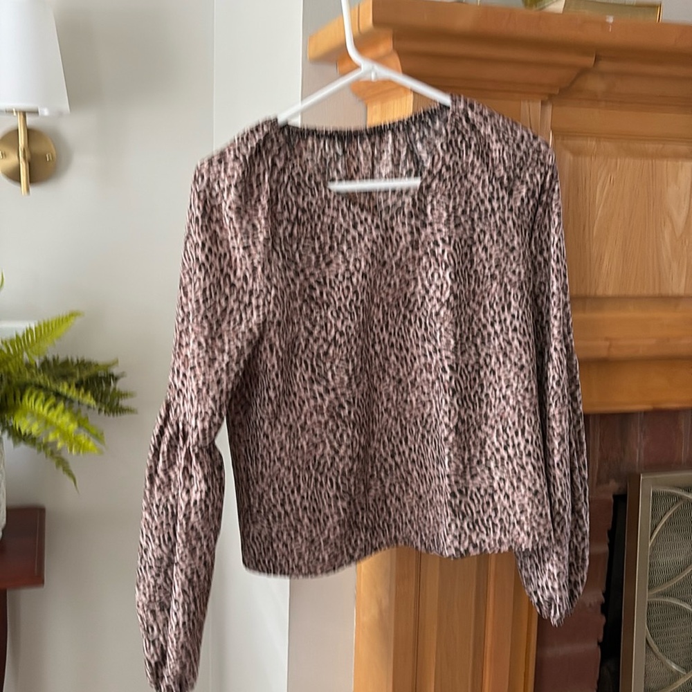 Leopard top size small